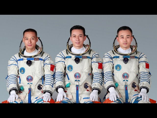 ⁣Live: Special coverage of Shenzhou-17 crew's return to Earth