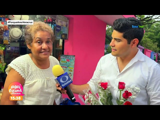 ⁣Julio Cerdán salió a regalar flores por motivo del #diadelasmadres