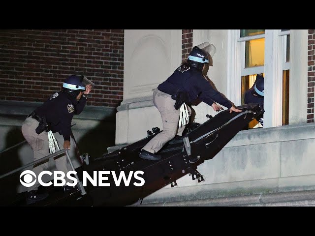⁣NYPD officers enter Columbia University's campus amid protests | full coverage