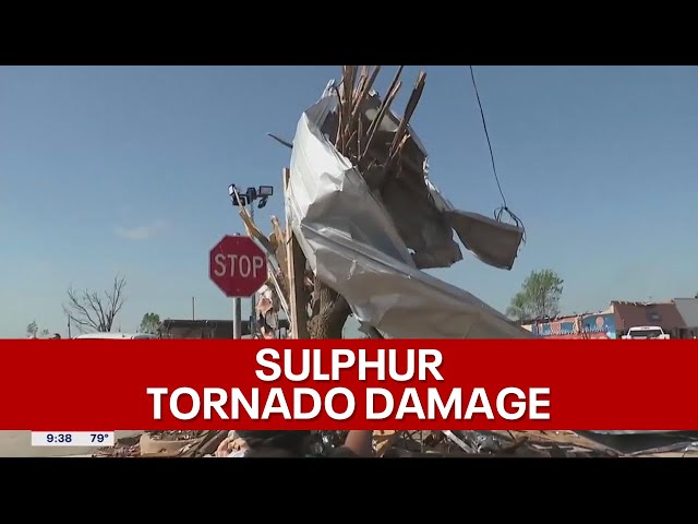 ⁣Crews clean up tornado damage in Sulphur, Oklahoma