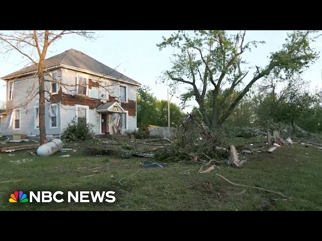 ⁣One dead, several homes damaged after Kansas tornado