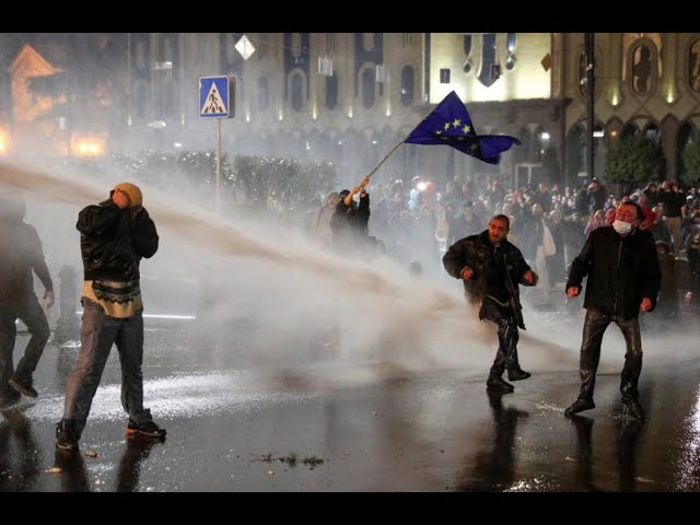 ⁣Ексклюзив! Грузія! Поліція водометами розігнала мітинг опозиції! ПОВНІСТЮ! Georgia protest