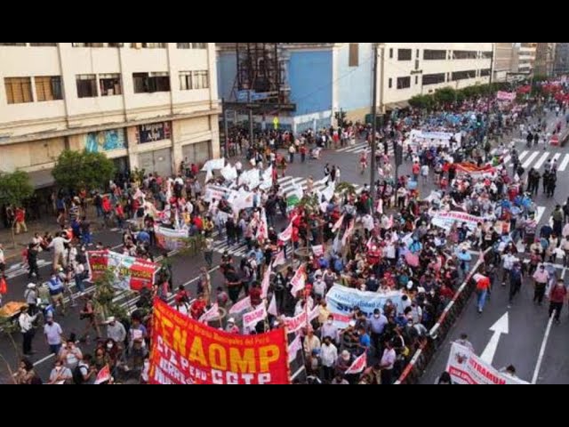 ⁣Trabajadores afiliados a la CGTP marchan exigiendo mejoras laborales