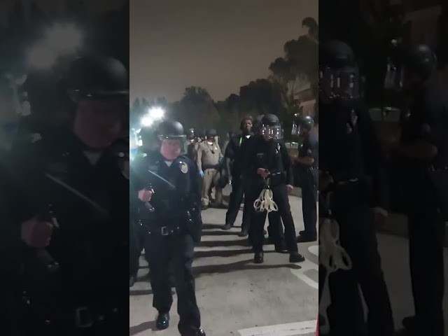 ⁣Violent clash among protesters at UCLA
