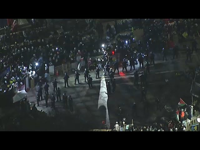 ⁣LIVE: Police move in, begin dismantling encampment at UCLA