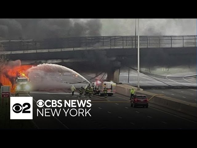 Fiery I-95 crash causing "incredible" traffic jams, Connecticut gov. says