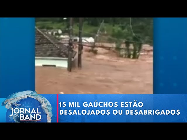 ⁣Chuvas no RS: 15 mil gaúchos estão desalojados ou desabrigados | Jornal da Band