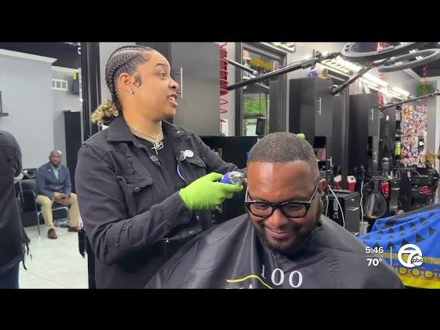 ⁣Free haircuts for homeless lifting spirits at COTS Peggy's Place