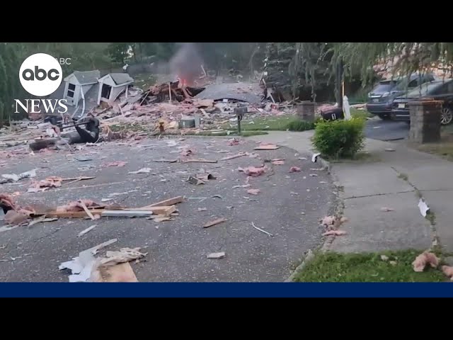 ⁣New Jersey home explosion kills retired Newark police officer, another man injured