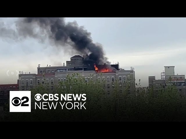 1 injured in Crown Heights apartment building fire