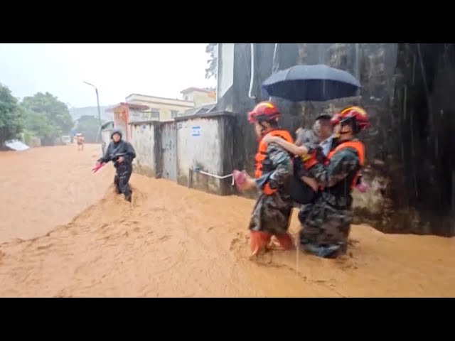⁣South China's Zhuhai and Zhongshan experienced exceptionally heavy downpours