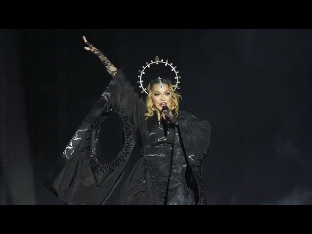 ⁣Madonna clôture sa tournée mondiale par un concert sur la plage de Copacabana