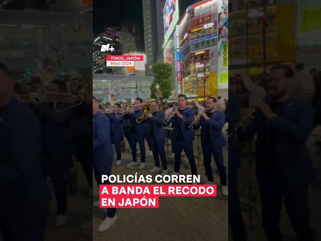⁣Policías corren a Banda El Recodo en Japón #nmas #shorts