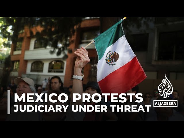 ⁣Demonstration in Mexico City: Protesters say president threatens judiciary