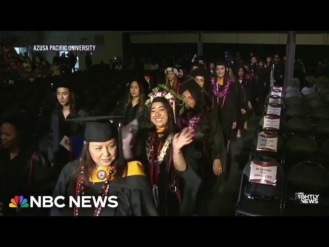 ⁣Graduates pay heartfelt tribute to parents during graduation