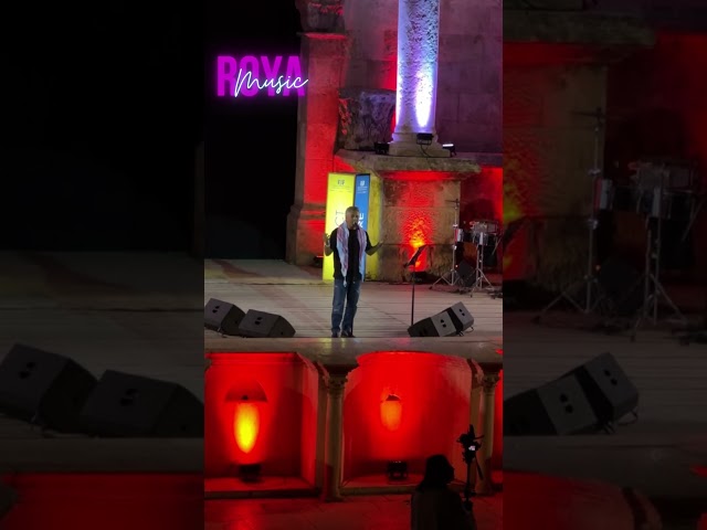 ⁣جماعة ذيبان وينهم  الفنان عمر العبداللات في حفله الخيري في المدرج الروماني