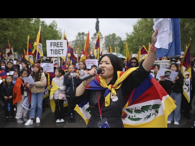 ⁣Protestas a favor de un 'Tíbet libre' y contra Xi Jinping en París