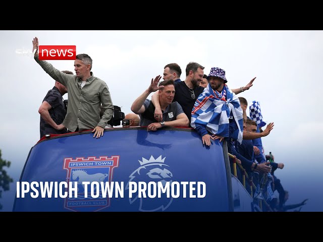 ⁣Ipswich Town fans enjoy 'long-awaited' open-top bus celebrations after Premier League prom