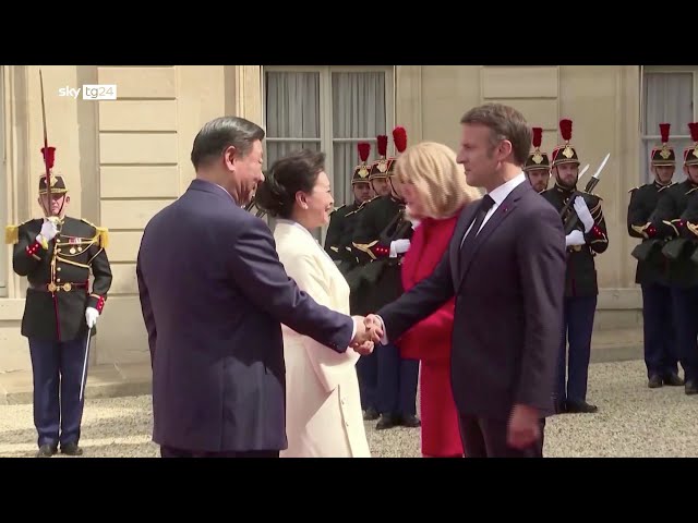 ⁣Parigi, Xi Jinping visita l'Eliseo