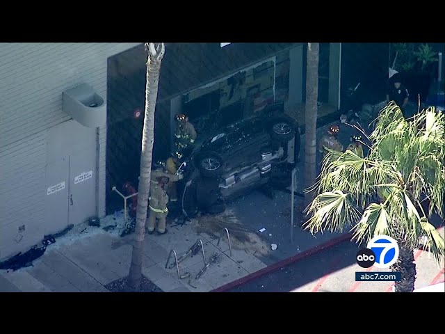 ⁣Car crashes into store at Westfield Culver City