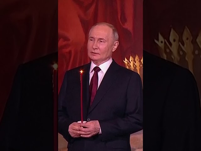 Путин перекрестился