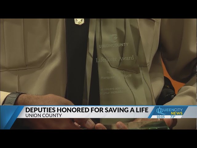 ⁣Union County deputies honored for saving man at courthouse