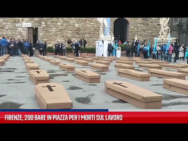 ⁣Firenze, 200 bare in piazza per i morti sul lavoro