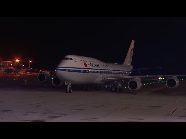 GLOBALink | Xi arrives in Belgrade for state visit to Serbia