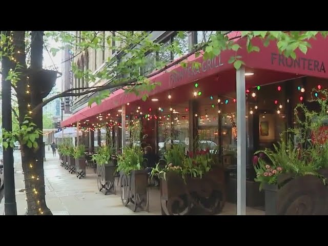 ⁣Dining debate continues over outdoor dining on Clark Street