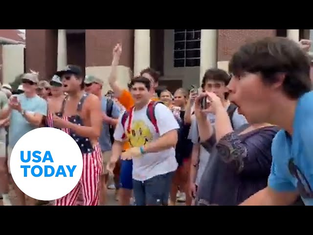 ⁣Watch: Black pro-Palestinian protester taunted by fraternity member | USA TODAY