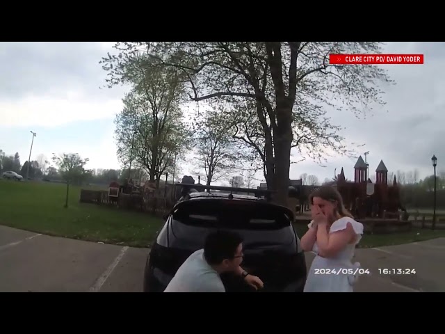 ⁣Engagement surprise: Police help man propose during fake traffic stop