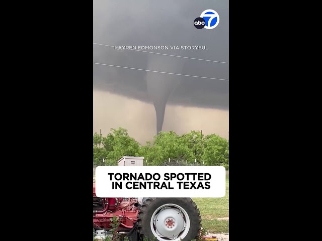 ⁣Tornado spotted in central Texas