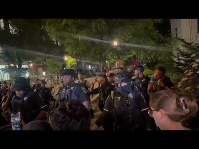 ⁣DC police break up pro-Palestine encampment at GWU's campus; several arrests made