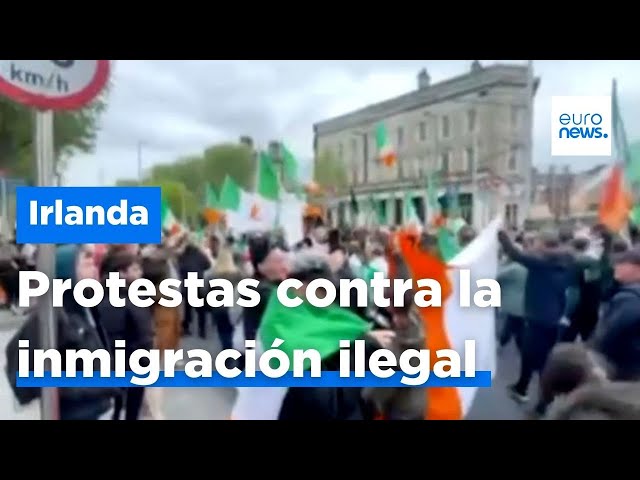 ⁣Tensión en las numerosas protestas en Dublín por la inmigración