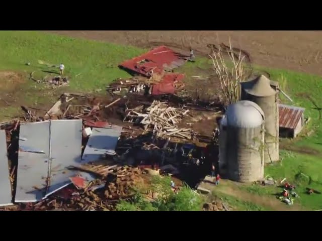 ⁣Barn collapses in McHenry County, killing 4 animals