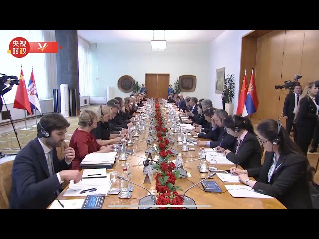 الرئيس شي جين بينغ يجري محادثات مع نظيره الصربي فوتشيتش
