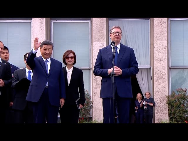 ⁣President Xi Jinping waves back to the crowd welcoming him in Belgrade
