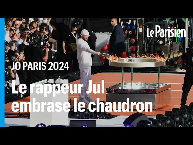 JO Paris 2024 : le rappeur Jul allume le chaudron olympique à Marseille