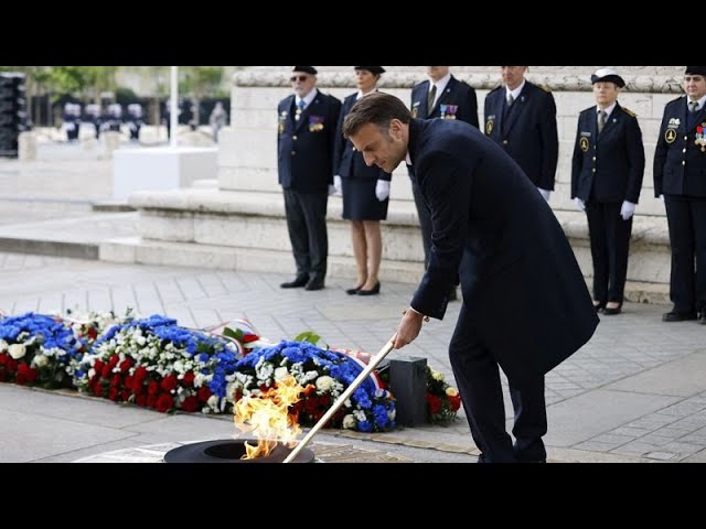 ⁣Macron gedenkt Ende des Zweiten Weltkrieges mit feierlicher Zeremonie