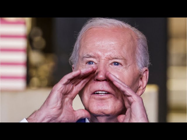 ⁣‘Clown’: Joe Biden mocked after telling crowd ‘don’t jump’