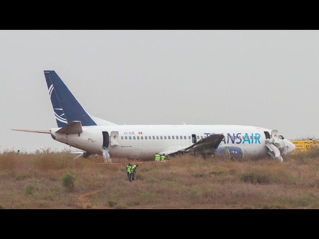 ⁣Boeing 737 skids off the runway at Senegal airport, 10 people hurt