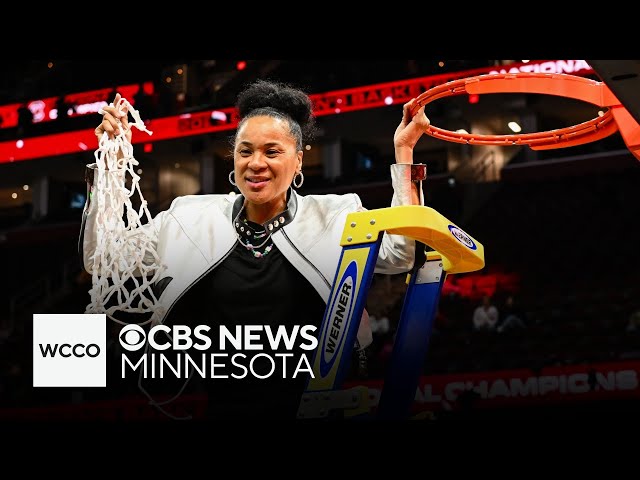 ⁣Dawn Staley visits St. Catherine's women's basketball team
