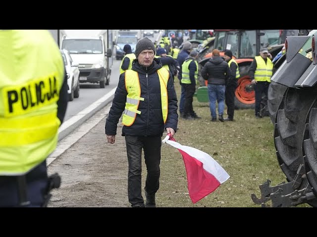 ⁣Agricultores polacos ocupan el Parlamento hasta conseguir una cita con Tusk