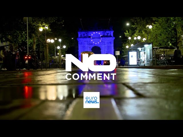 ⁣NO COMMENT: La espectacular iluminación de emblemáticos edificios para festejar el 'Día de Euro