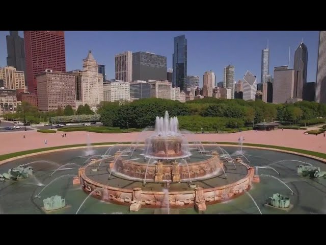 ⁣Behind-the-scenes look at Chicago's iconic Buckingham Fountain