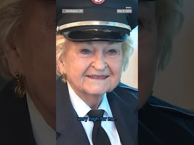 ⁣This nearly 100-year-old woman volunteers as a dispatcher in New York