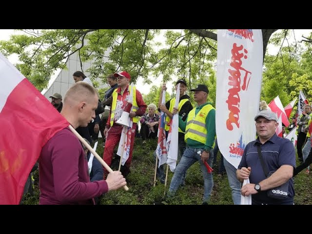 ⁣Miles de agricultores y mineros protestan en Polonia contra el Pacto Verde de la UE