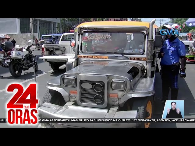 ⁣Mga ilegal na nakaparada sa kalsada kabilang ang ambulansya at side car ng barangay, hinatak ng MMDA