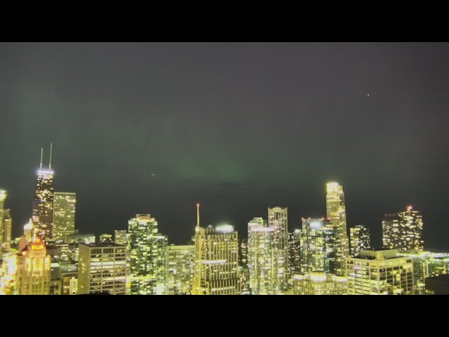 ⁣LIVE: Northern Lights spotted over Chicago