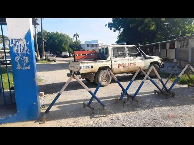 ⁣Jeremie | Des policiers exigent le remplacement du DG départemental de la Grand’Anse